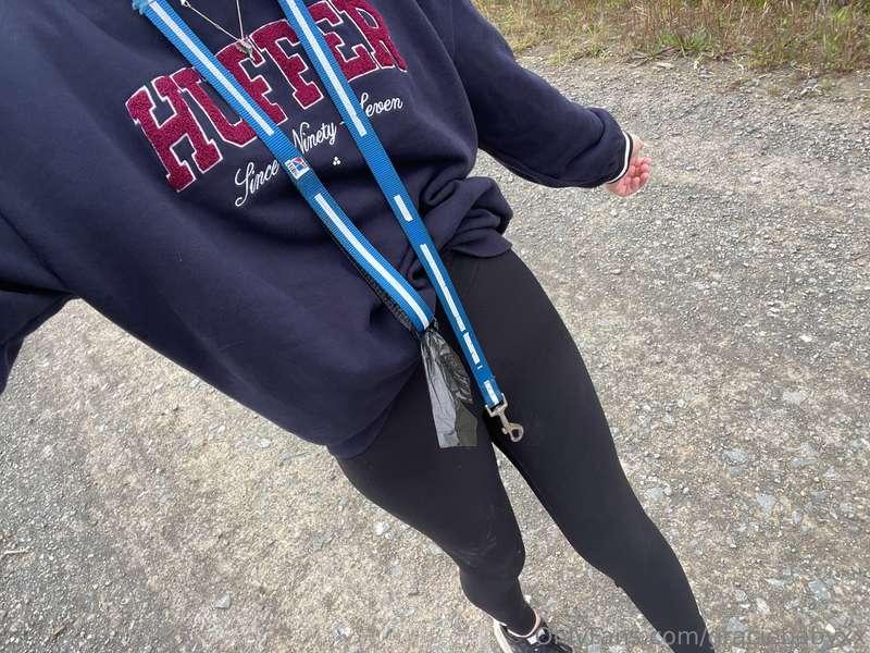 Morning dog walk 4km … keeping my body the way you all like ..