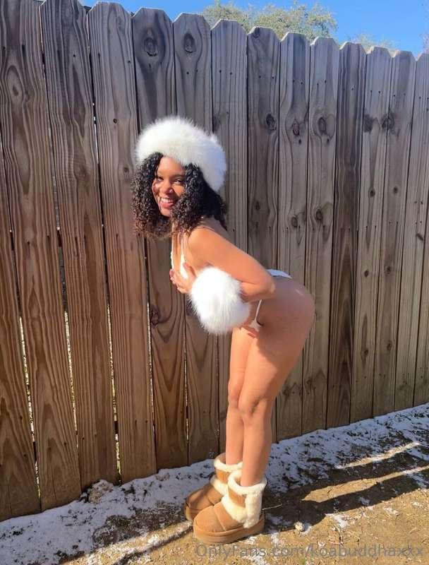 Snow bikini pics 🐇❄️🤍