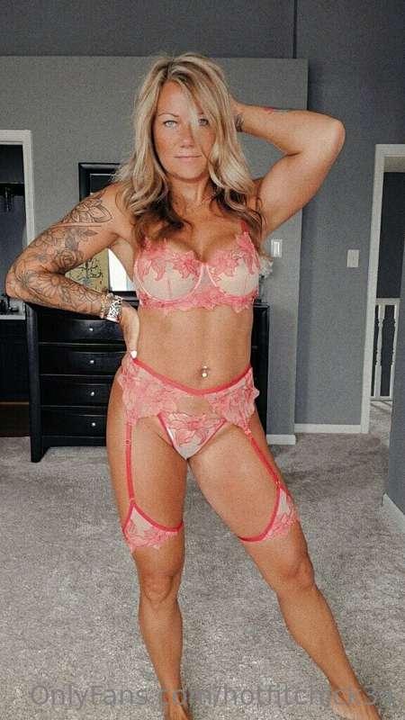 New lingerie outfit photo shoot 📷. 
16 pics for just $5!  Th..