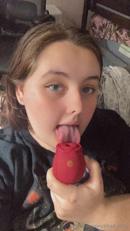 Come help me test my new toy😘
