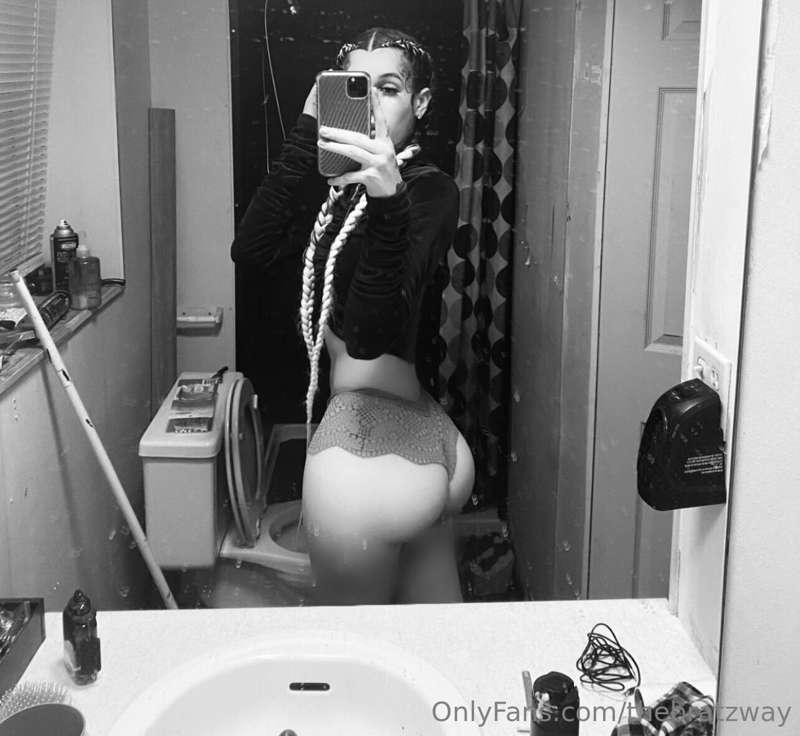 can I take picture in your bathroom?🤭