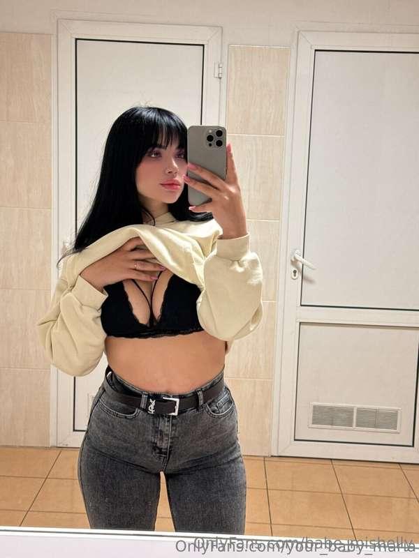 She has the sexiest boobs,natural 🌸 wants to make you cum 💦💦..