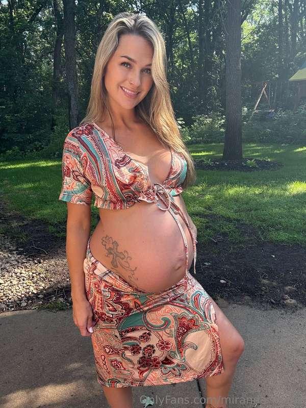 It is it better with the skirt down and showing the belly of..