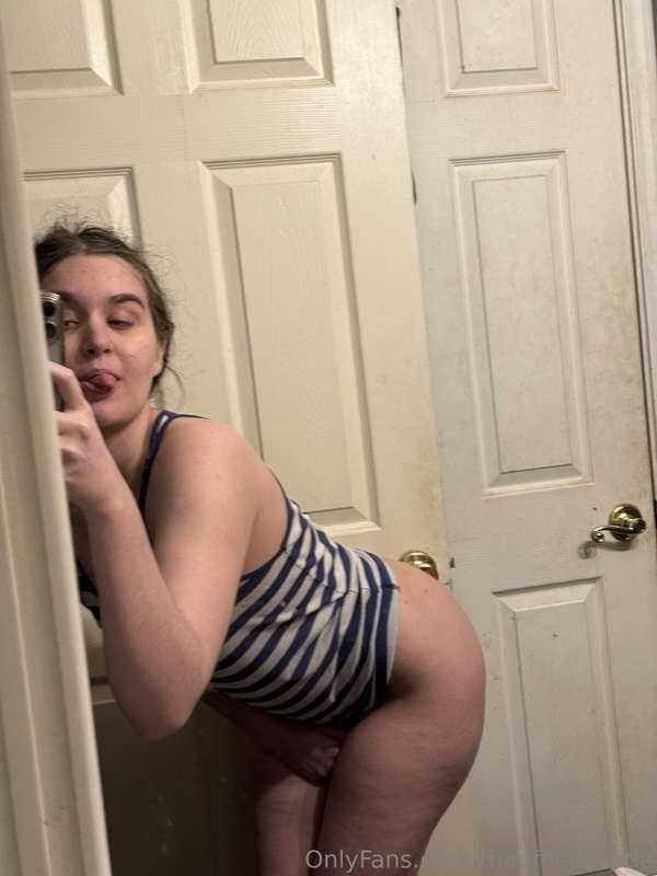 I wouldn't mind if you pounded me tonight 🔥