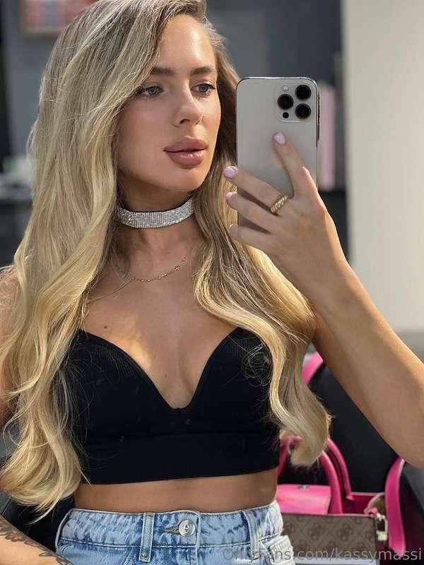 Crazy beauty @alonaartsex😻 Dick tamer 🙈Hottie with experienc..