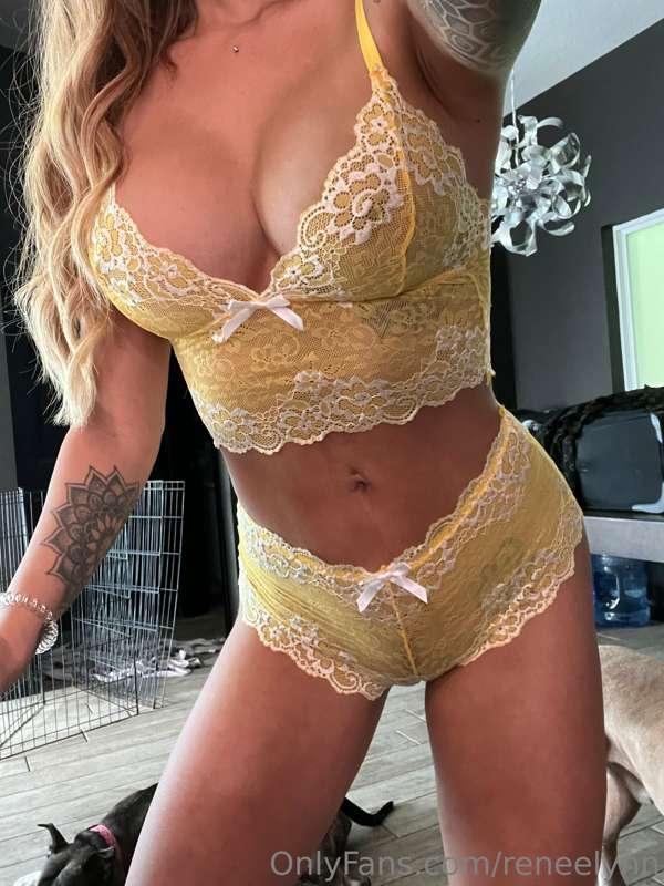 Do I look good in yellow? 💛