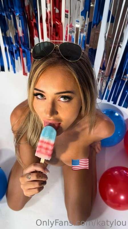🇺🇸🇺🇸Check your messages for the **hottest 4th of July video*..