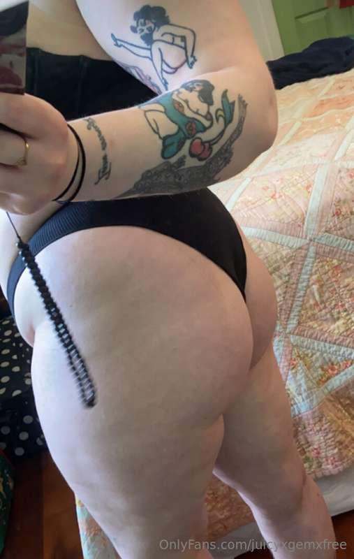 so I heard you like thick girls 😏😌😉