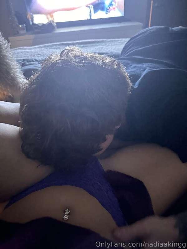 👅
