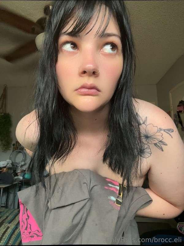 Ya girl isn’t feeling too well today 😔 I think I’m gonna sho..