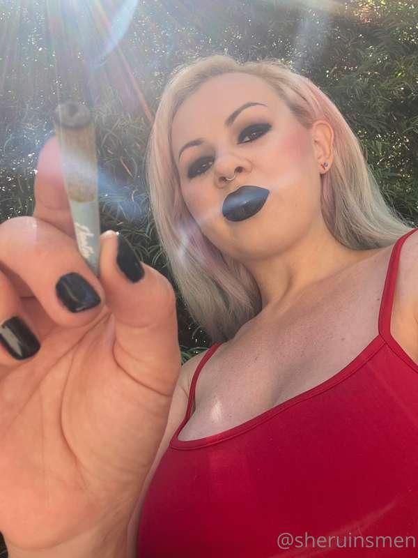 Open up, trash can.

It’s time for you to be useful, this is..