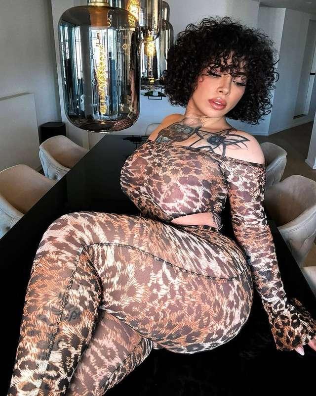 Your lunch and dessert are served 🫦