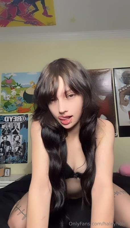 give me a hard dick to suck😈💦