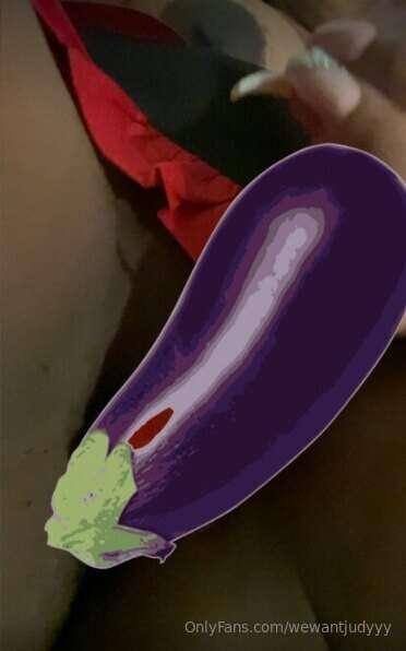 I made my pussy blow a bubble for you 👀💦💦Wanna check it out?..