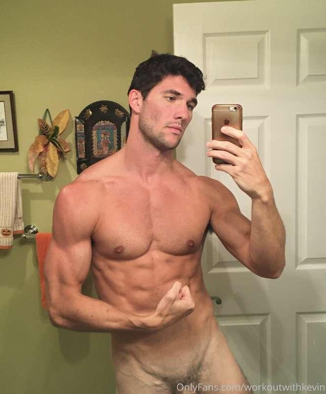 Happy Thursday! ❇️ To my renewing fans: CHECK your DMs ✉️ fo..