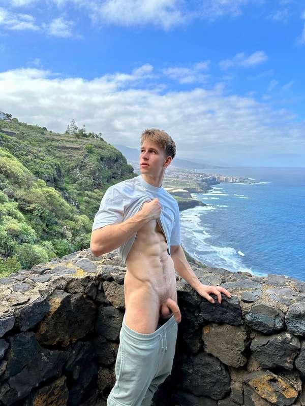 Aww, those views… 🥵