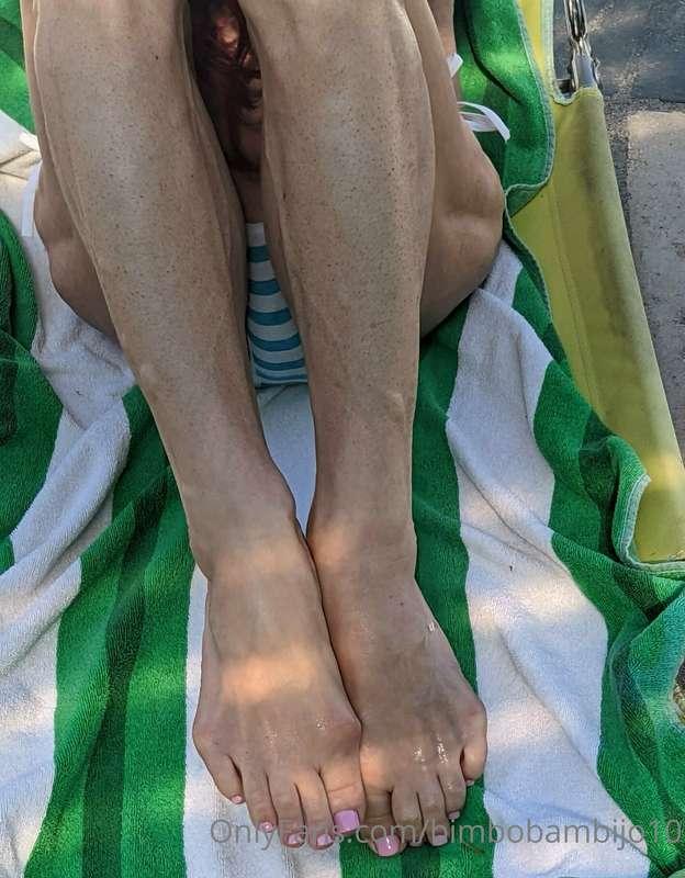 👣 Do you like ‘Foot Play’ content? 👣  Making Feet content to..
