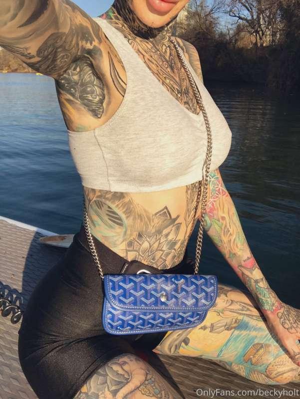 Couldn’t help but get my kit off on the water #publicflashin..