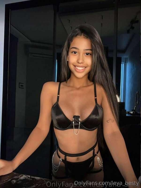 🍌Free subscription🍌
Hot beauty @miaa_sexy is all alone now a..
