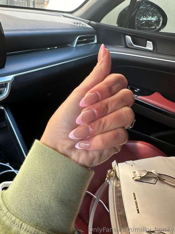 Fresh nails! 💅🏽