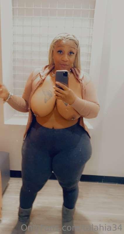 They just too big🤦🏾‍♀️🤦🏾‍♀️