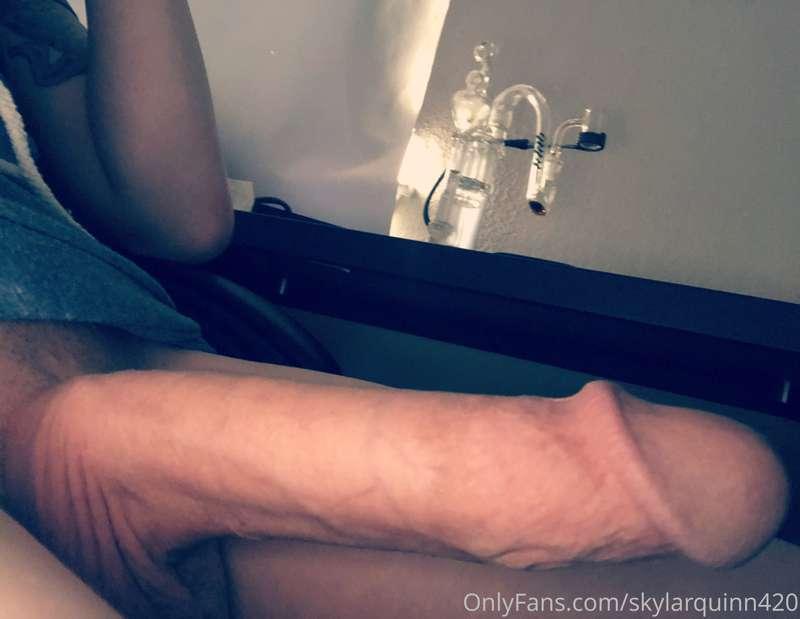 Want to join me for some dick ‘n dabs? 😏😌