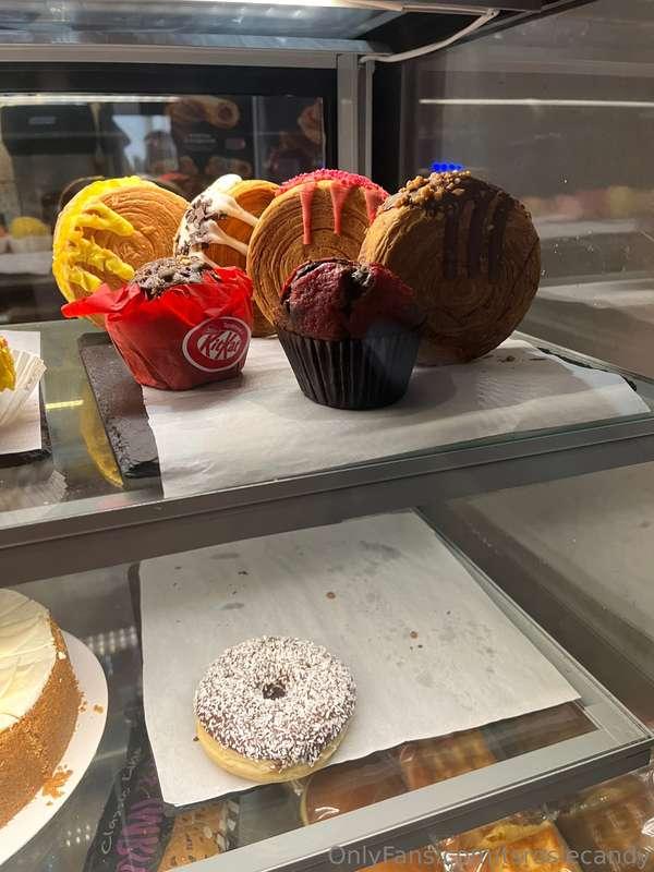 Today I found myself in dessert heaven… and of course, I did..