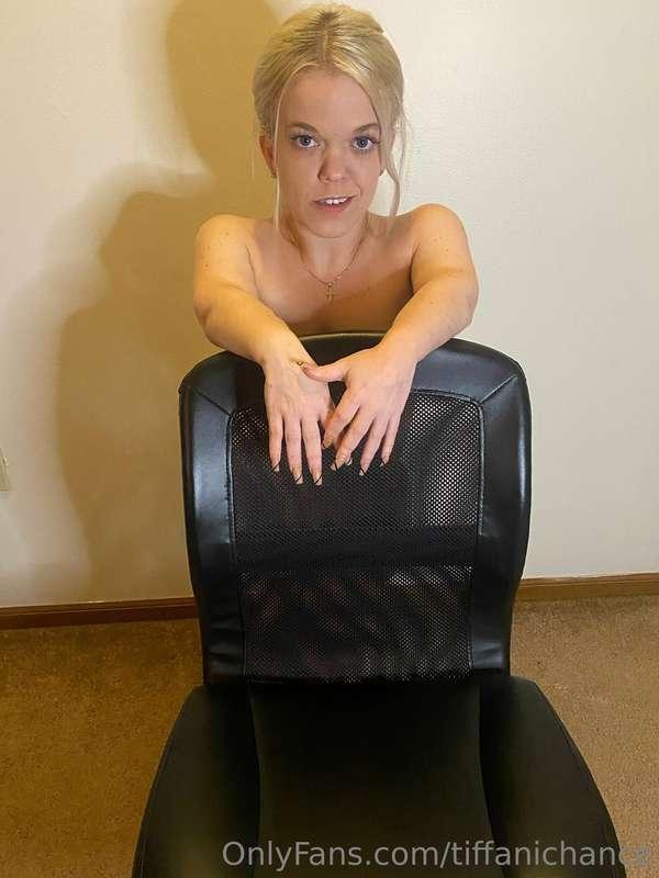 You walk into the office and I’m waiting for you naked 😈 wha..