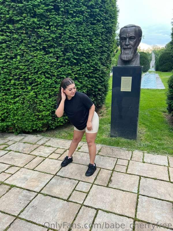 Oops. Continuarea pe VIP ❤️