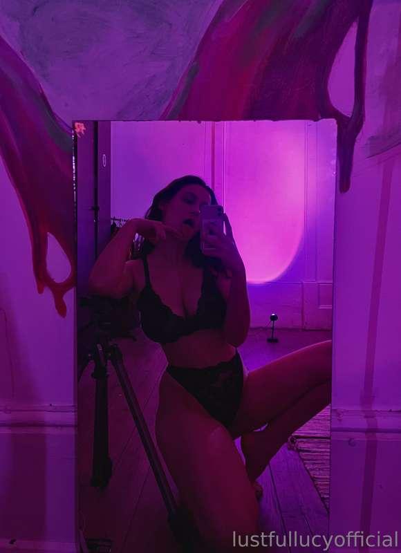 𝐢 𝐭𝐡𝐢𝐧𝐤 𝐢 𝐦𝐚𝐲 𝐛𝐞 𝐢𝐧𝐬𝐚𝐭𝐢𝐚𝐛𝐥𝐞 🌶️