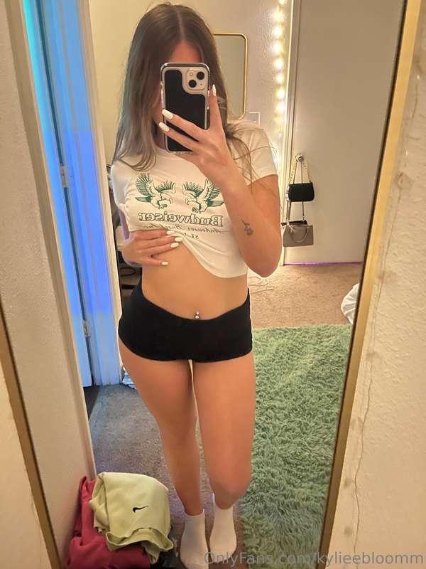 should I lift my shirt higher?