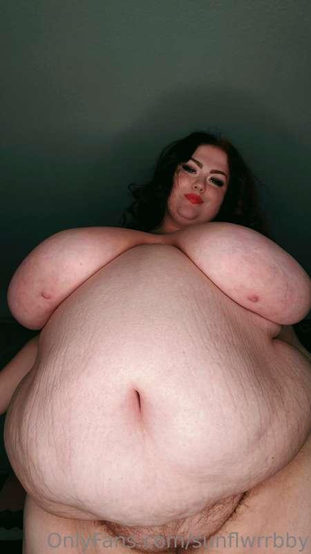 Some pics I snapped for you guys 🥵🙈 So soft n squishy 🥰