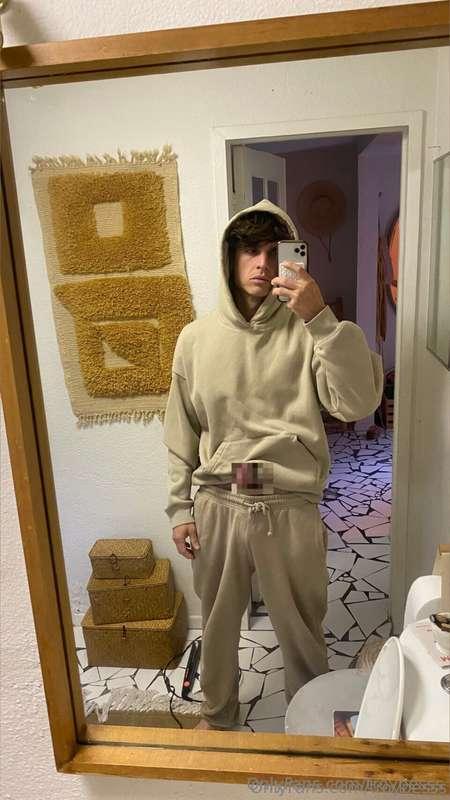 Was just gonna go for a quick run in my hoodie and joggers…b..