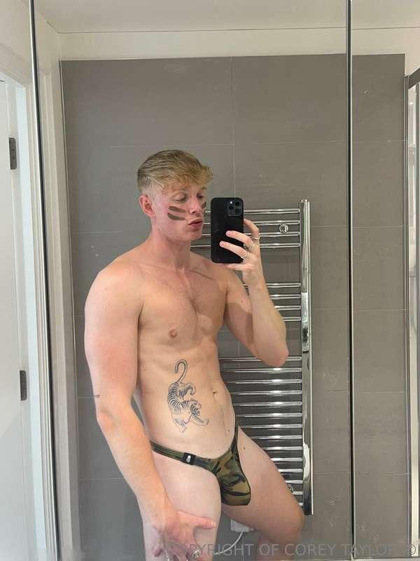 Sniff my bulge sub 😈🪖