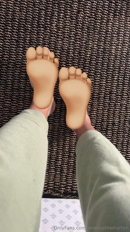 ***FEET LOVERS*** - Toe-curling content just a click away. 😏..