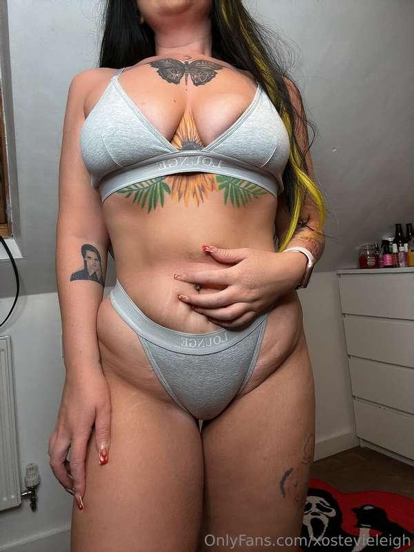 Is my body kissable? 🥺🥺🥺