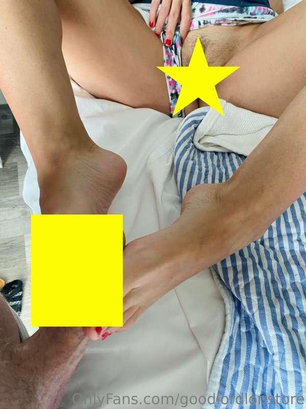 ✨Foot Job Pics!✨

8 pics of my pretty feet wrapped around a ..