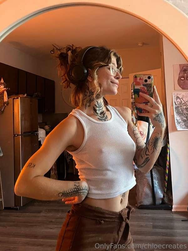 what's the first word you think of when you see me?🔎🔎