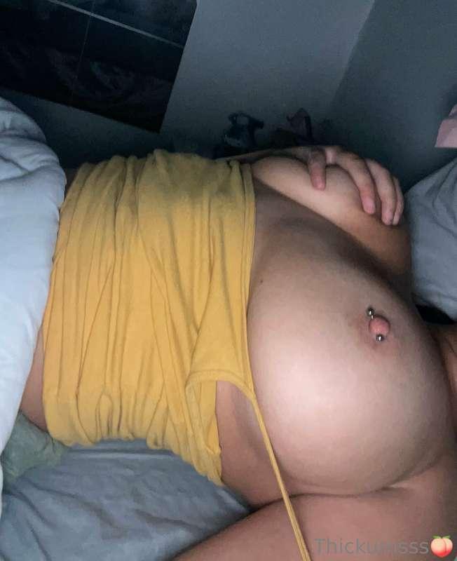 Come suck on my big tits baby 😩👅