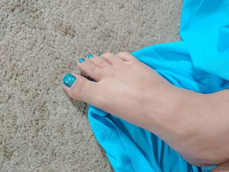 I just want my toes to be pretty again!  I am thinking somet..