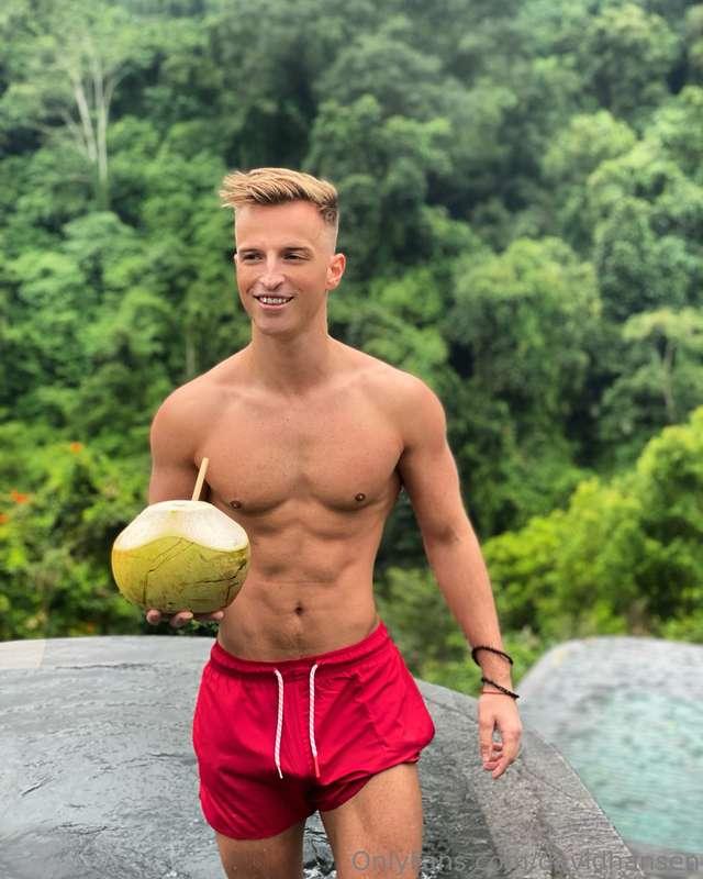Do you want my coconut? 🥥😉😈