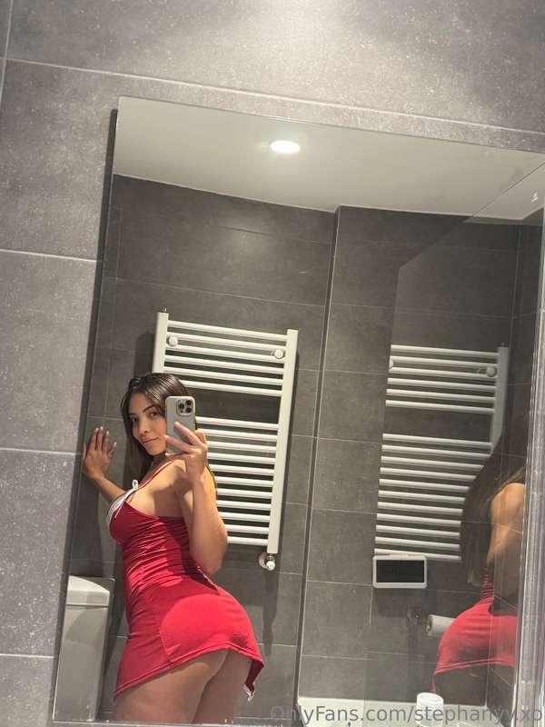 Se imagina ver lo que esconde debajo mi pijama...😯, mándeme ..