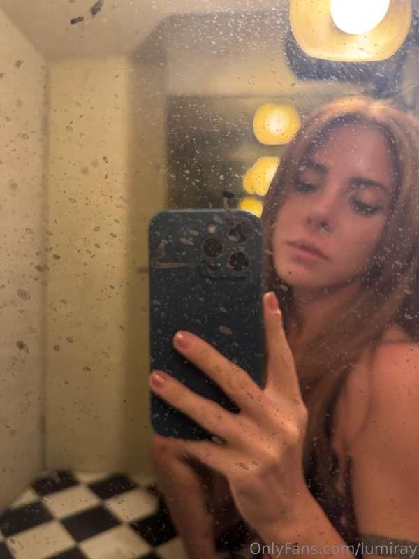 Focus on me, not the glass 😉