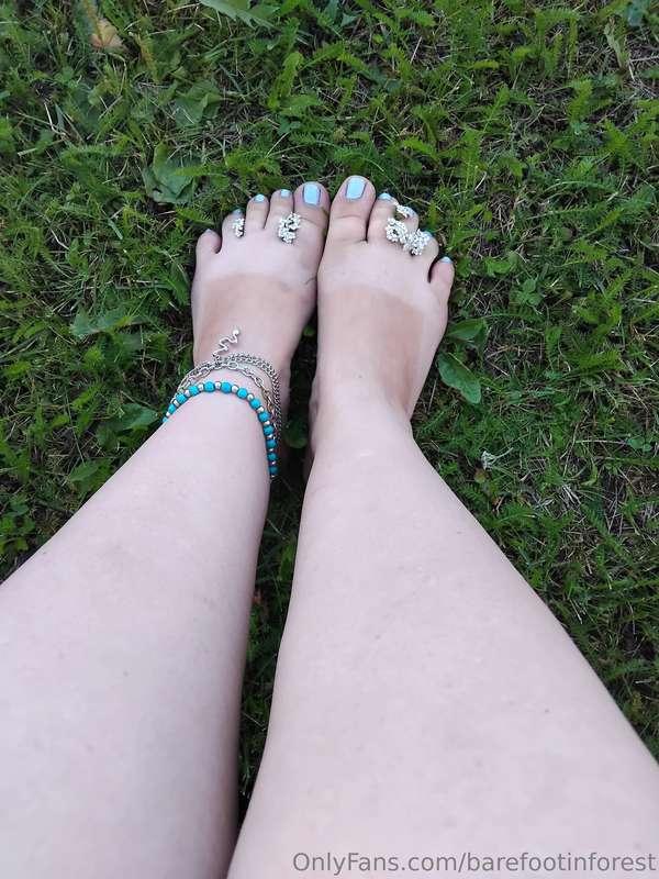 Some photos and one video taken on a warm summer day ❤️