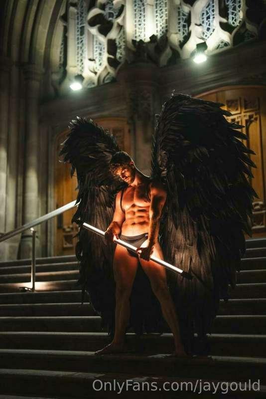 Would you trust a dark angel? 🗝️