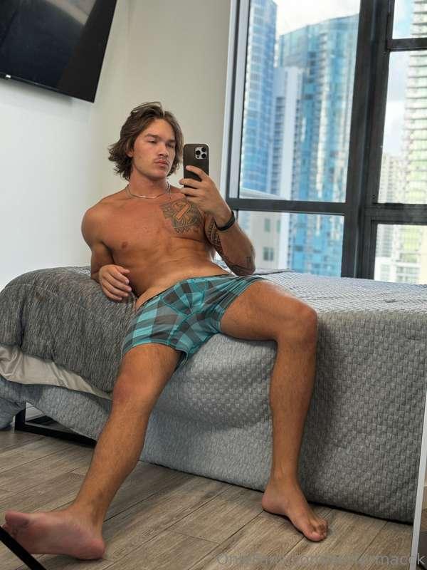 I have a spot for you in my bed👀