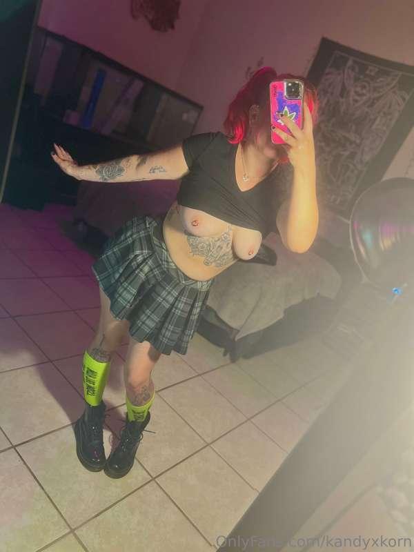 Would you fuck me in this outfit??? 😈🖤 Bonus points if you’r..
