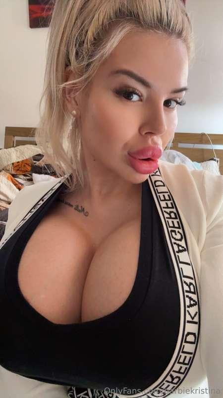 Like these casual pics? ☺️