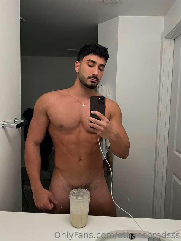 100g of protein in that shake, who wants?