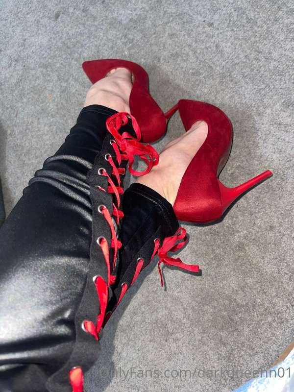 👠👠👠
